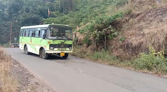 Matheran_Minibus_karjat_1