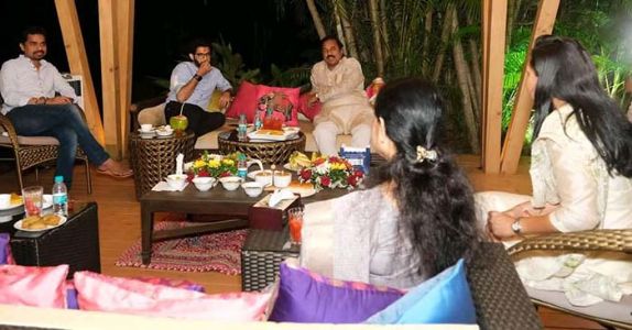 आदित्य ठाकरेंच्या आडून तटकरेंनी साधला डाव, शिवसैनिकांच्या जिव्हारी लागला घाव!