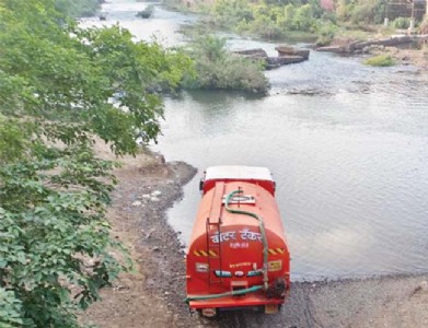 कर्जत तालुयात ५३ गाववाड्यांना टँकरने पाणीपुरवठा