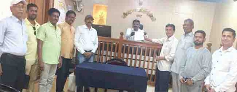 पेण शहरातील स्वातंत्र्य सेनानी स्मारकाचे नुतनीकरण व्हावे , ‘माझं पेण’ सामाजिक संघटनेचे तहसीलदारांना निवेदन